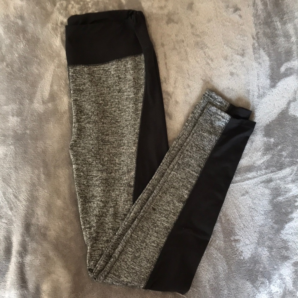 Black & Grey Activewear Leggings Size Medium NWOT